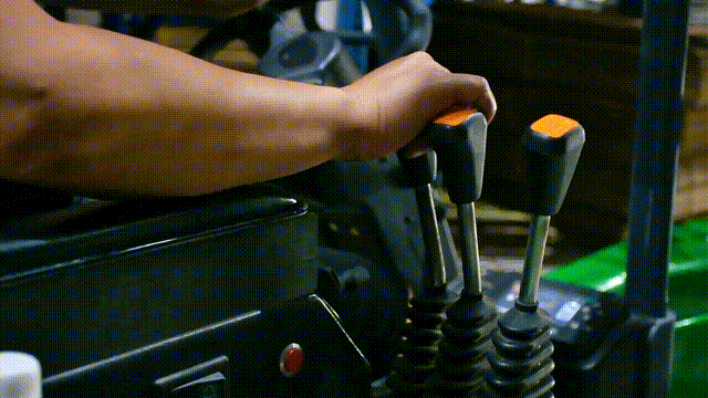 米瑪MiMA鉸接式叉車.gif
