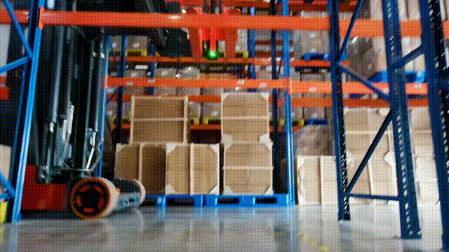 米瑪高位窄巷道叉車.gif