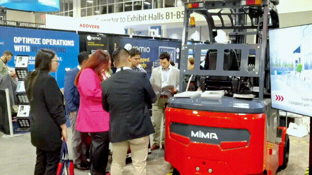 米瑪電動叉車展會2.gif