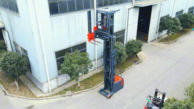 米瑪三向叉車?yán)鋷?kù)用.gif